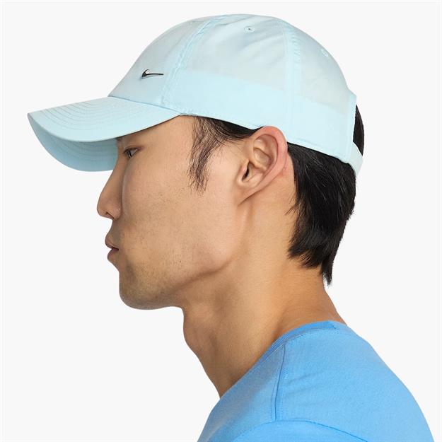 Nike Dri-FIT Club Yumuşak Metal Swoosh Şapka