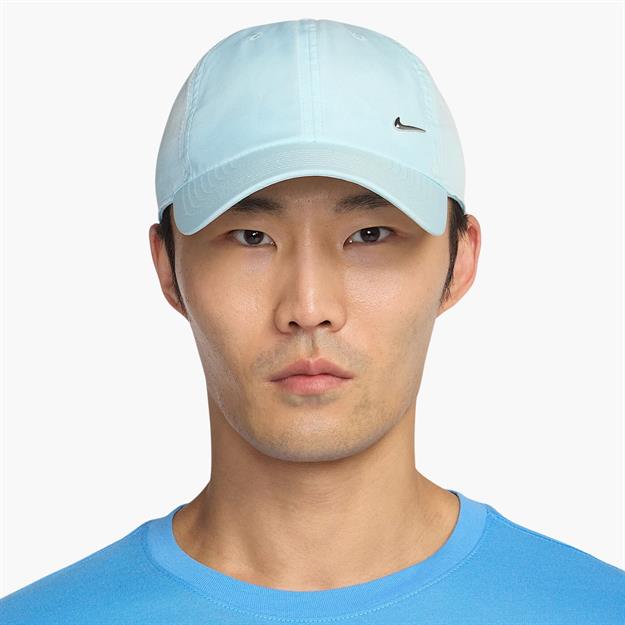 Nike Dri-FIT Club Yumuşak Metal Swoosh Şapka