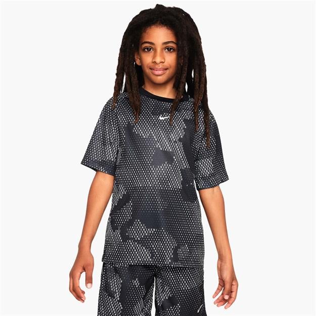 Nike Multi Dri-FIT Kısa Kollu Genç Erkek Çocuk T-Shirt