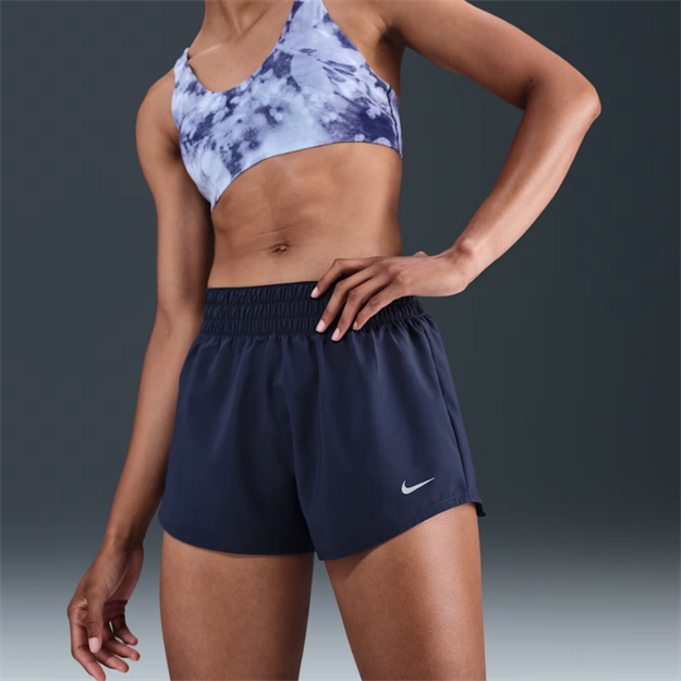 Nike One Dri-FIT Orta Belli Kısa Astarlı Şort 8 cm