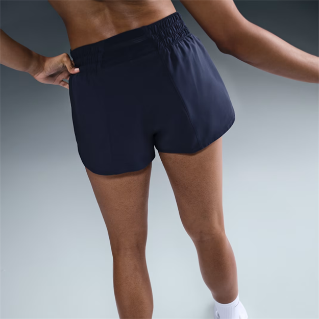 Nike One Dri-FIT Orta Belli Kısa Astarlı Şort 8 cm