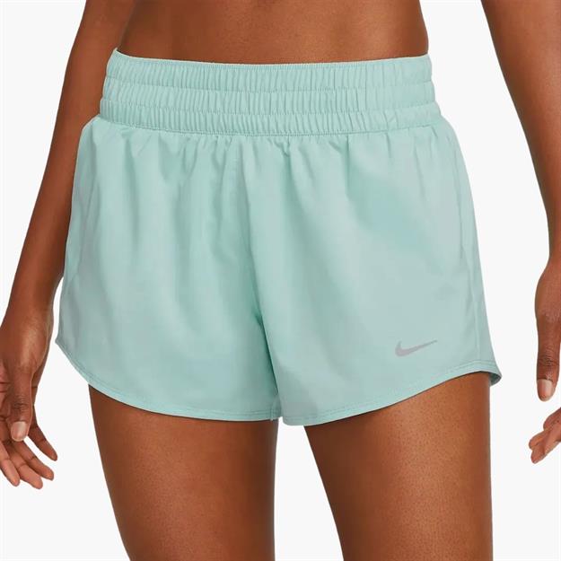 Nike One Dri-FIT Orta Belli Kısa Astarlı Şort 8 cm