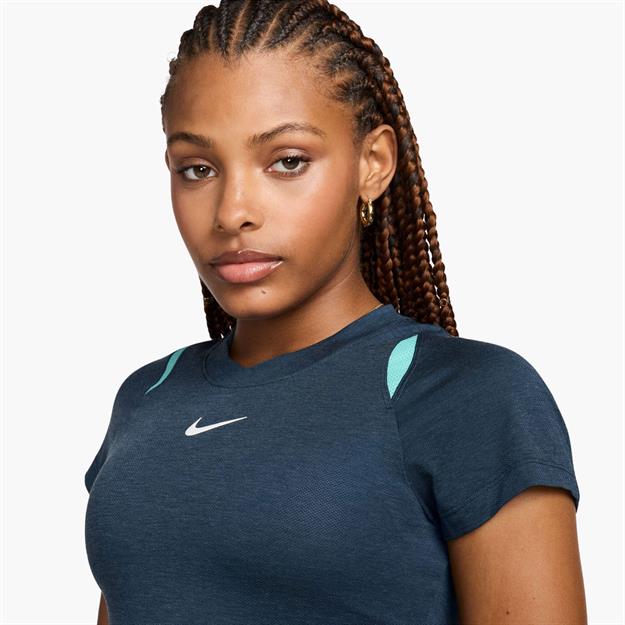 NikeCourt Dri-Fıt Advantage Tenis T-Shirt