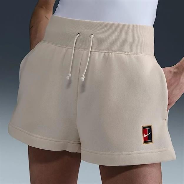 NikeCourt Phoenix Yüksek Bel Bol Şort - Krem