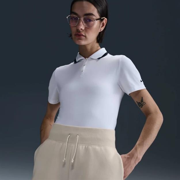 NikeCourt Phoenix Yüksek Bel Bol Şort - Krem