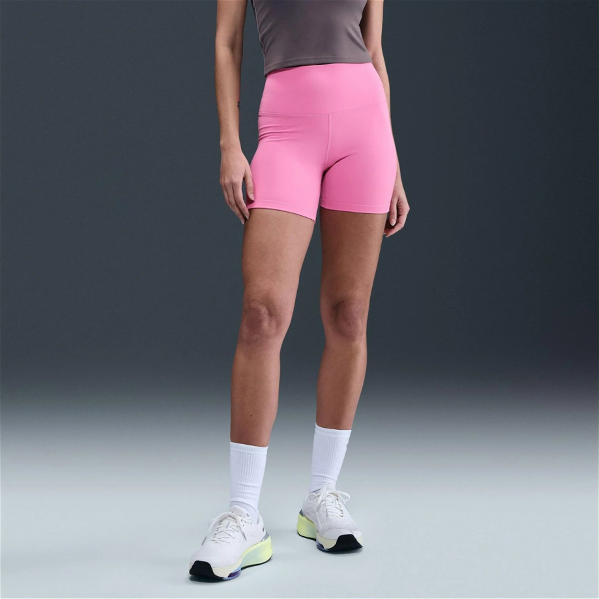 Nike One Yüksek Belli Şort 13 cm - Pembe - FN3211-675