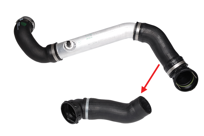 BMW X3 E83 TURBO HORTUMU BÜYÜK METAL PARÇA HARİÇ 11613405535