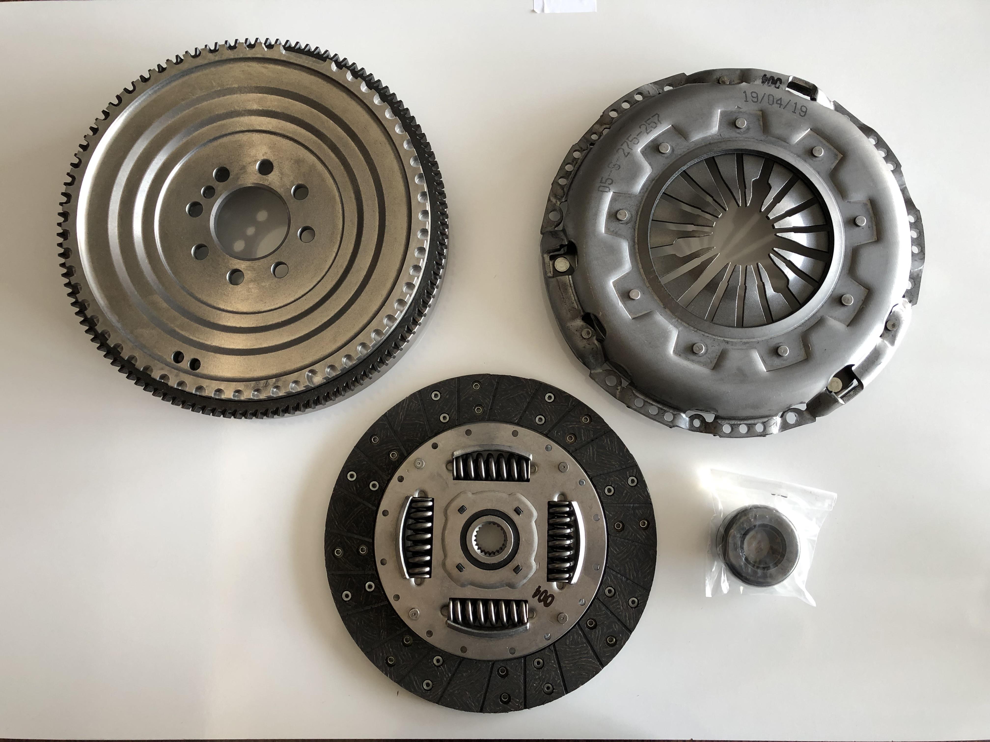 SABİT VOLANTLI KİT VOLANT+BASKI+BALATA+RULMAN BOXER-3/JUMPER-3 2.2 HDI 06> 1613196880 415037210 2294501182