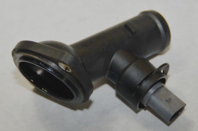 TERMOSTAT YUVASI KOMPLE GOLF5-JETTA-PASSAT-CADDY-L