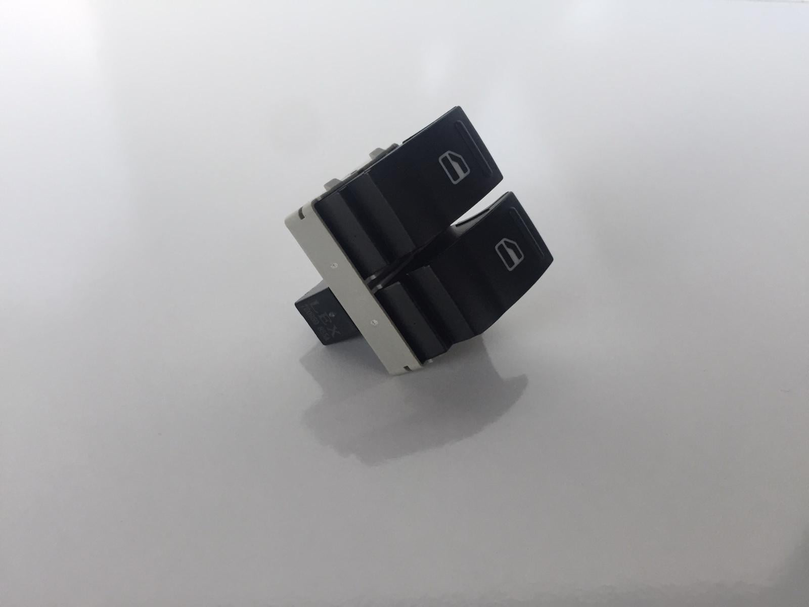 CAM AÇMA ANAHTARI ÖN 2 Lİ T5-T6 04-14 7E0959855B