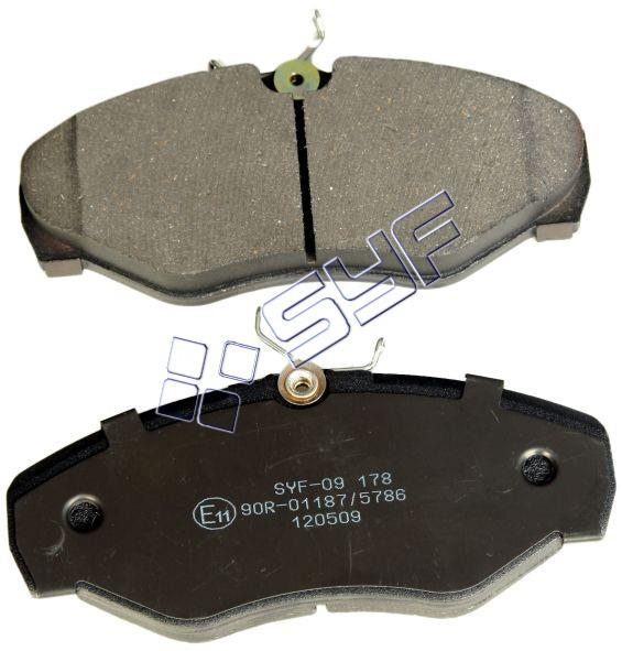 FREN BALATASI ÖN RENAULT TRAFFIC 1.9, 2.0, 2.5 DCI (01-), OPEL VIVARO 1.9, 2.0, 2.5DTI (01-)
