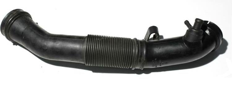 MOTOR HAVALANDIRMA BORUSU EMME AĞZI PASSAT-A4 1.8 ADR 058129627P  06B129627A