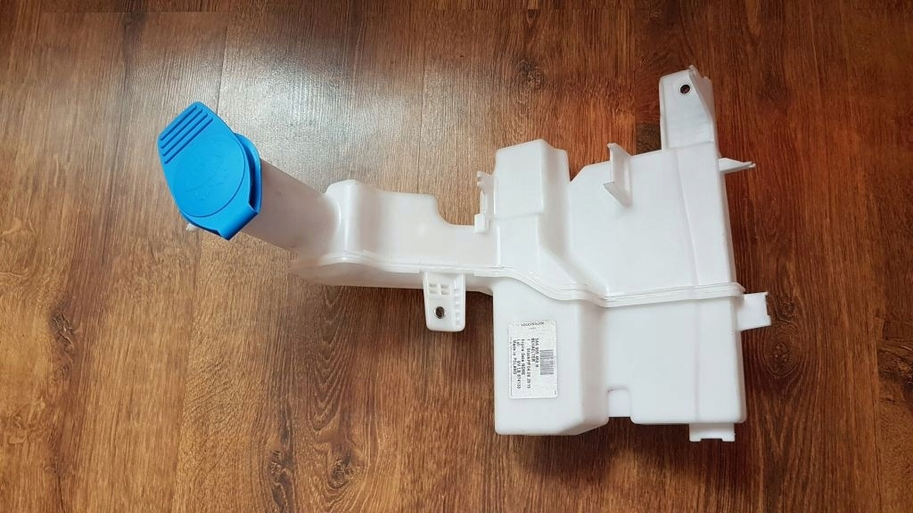 SİLECEK SU DEPOSU ÜST FAR YIKAMALI 1.6 LT PASSAT 11-15