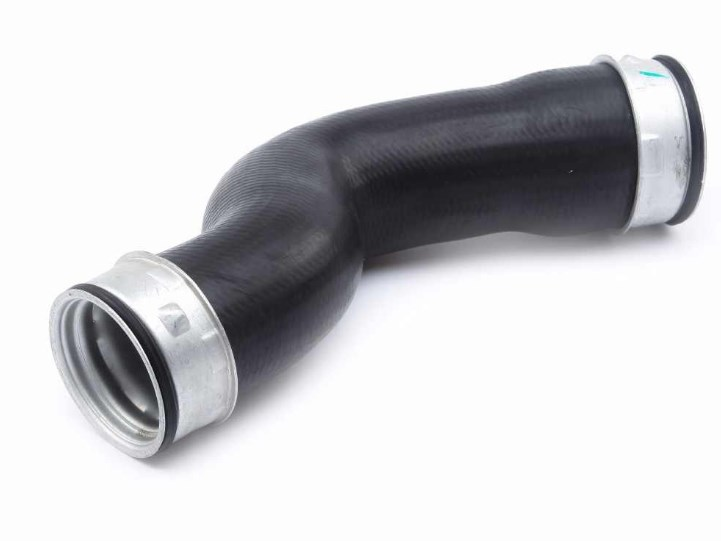 TURBO HORTUMU AUDI A3 1.8 TFSI - 2.0 TFSI GOLF VI 1.8 TSI - 2.0 TSI  OCTAVIA II 1.8 TSI - 2.0 RS 1K0145832AS