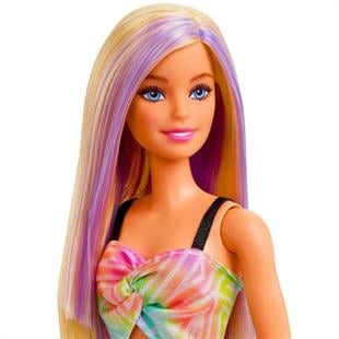 Barbie Gökkuşağı Renkli Elbiseli