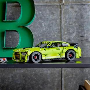 Lego Technic - Ford Mustang Shelby GT500 544 parça