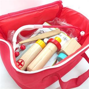 Tooky Toy Oyuncak Doktor Çantası Seti