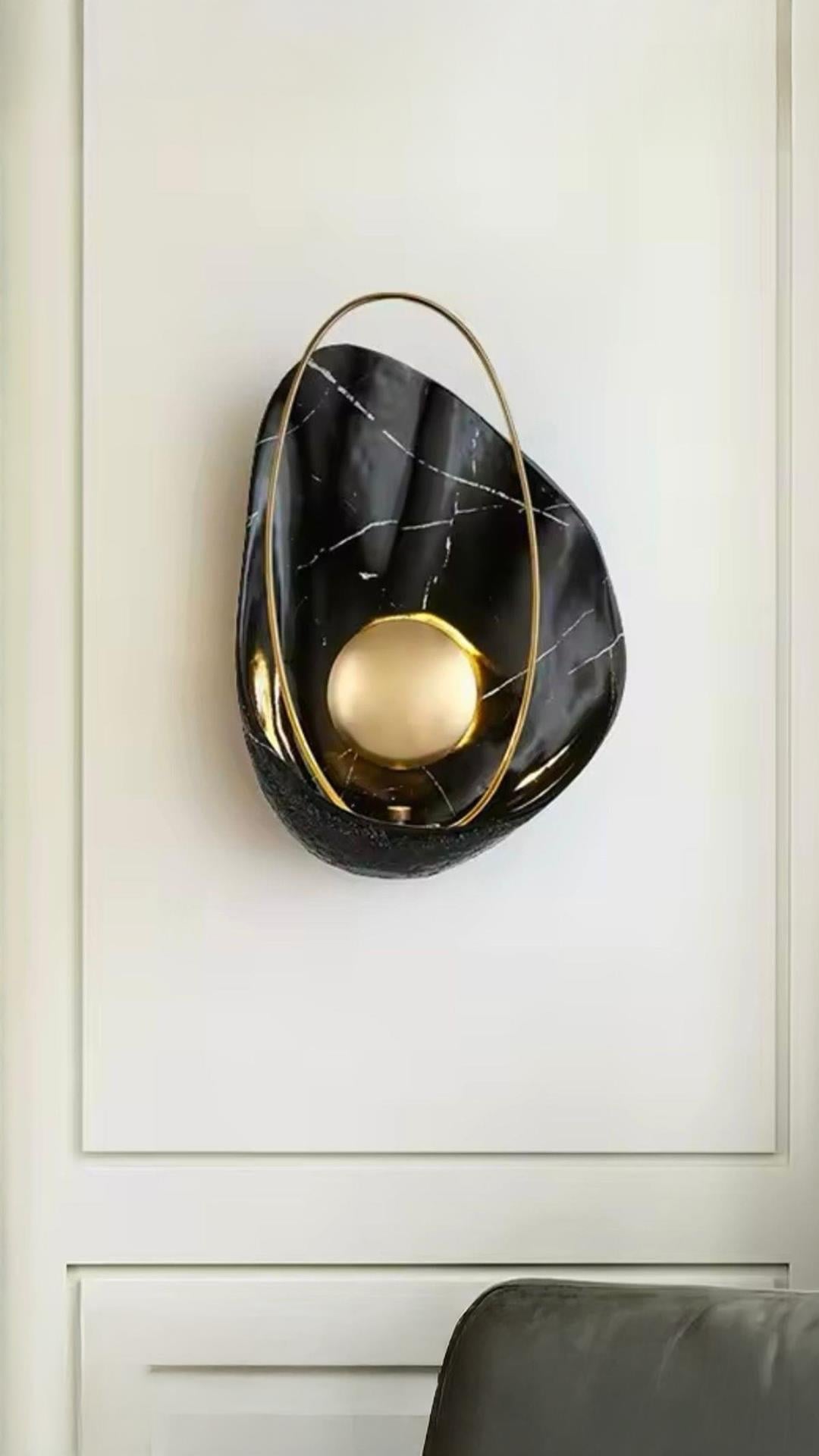 Modern Space Universe Duvar Aplik Siyah Gövde Gold Detaylı Elektrik İle Çalışır