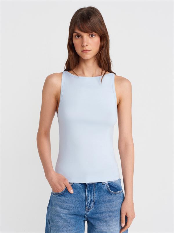 21048 Halter Yaka Top