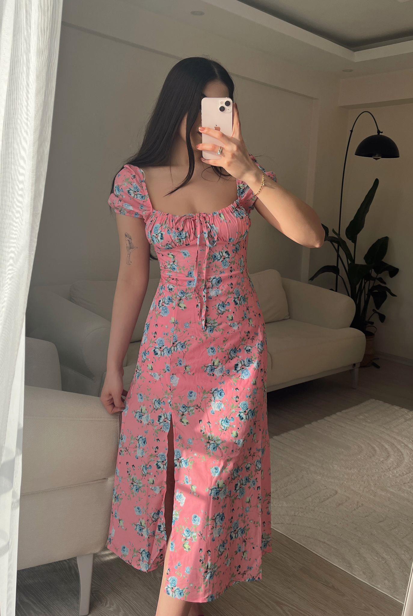 Blair Çiçek Desen Midi Boy Yırtmaçlı Pembe Elbise