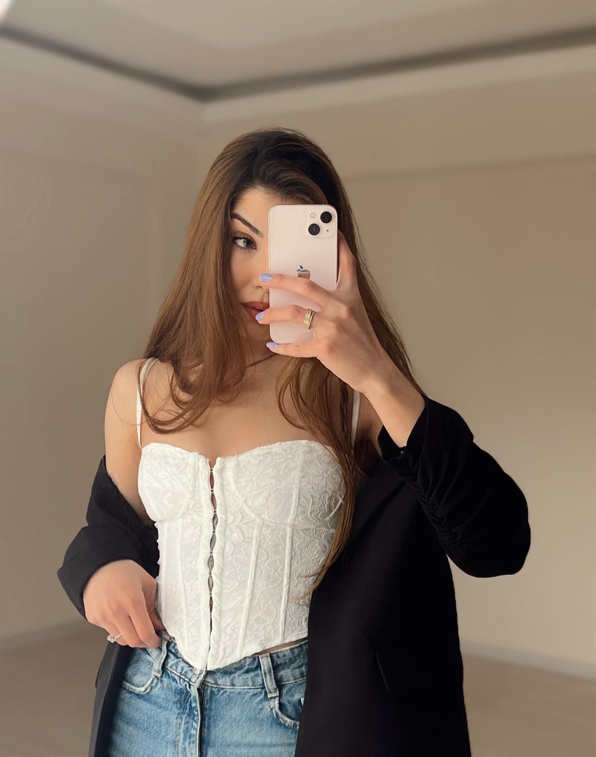 Dantel Detaylı Beyaz Korse Top