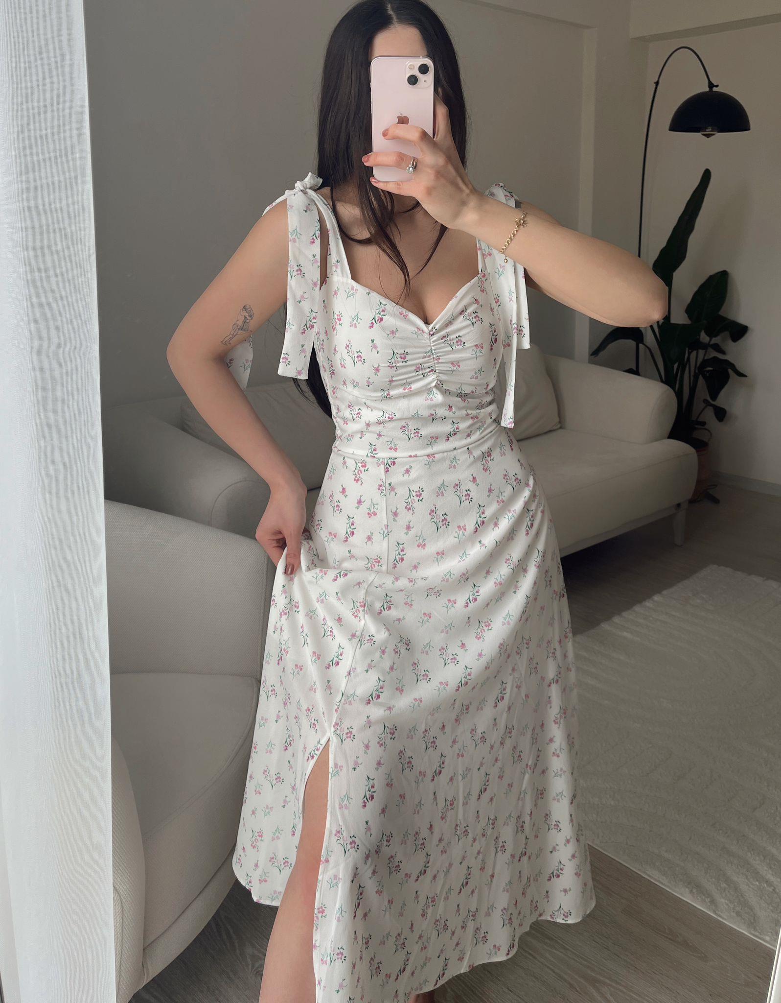 Elena Omuz Bağlamalı Çiçek Desen Yırtmaçlı Midi Elbise Beyaz