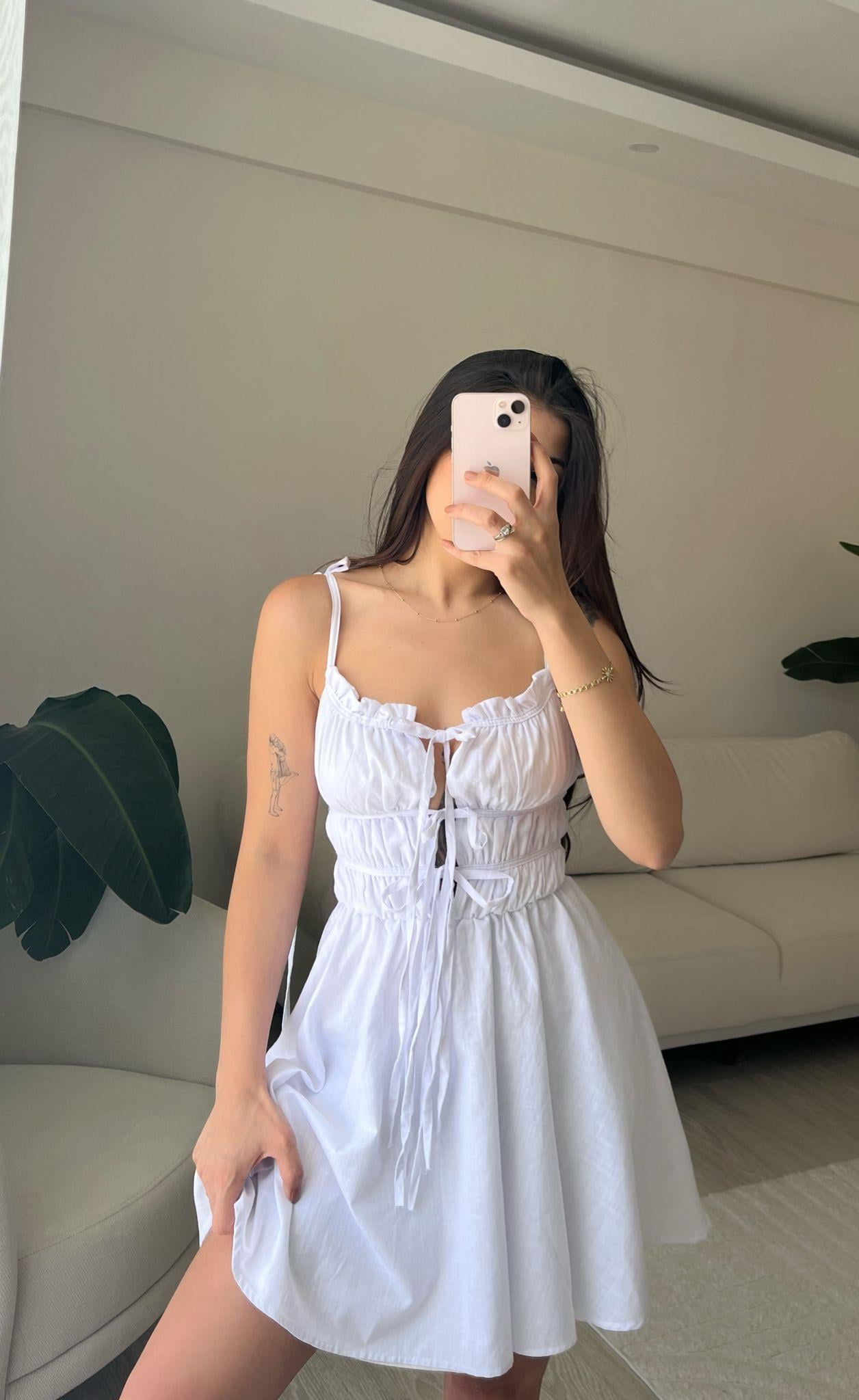 Delilah Bel Büzgülü ve Bağlamalı Keten Elbise Beyaz