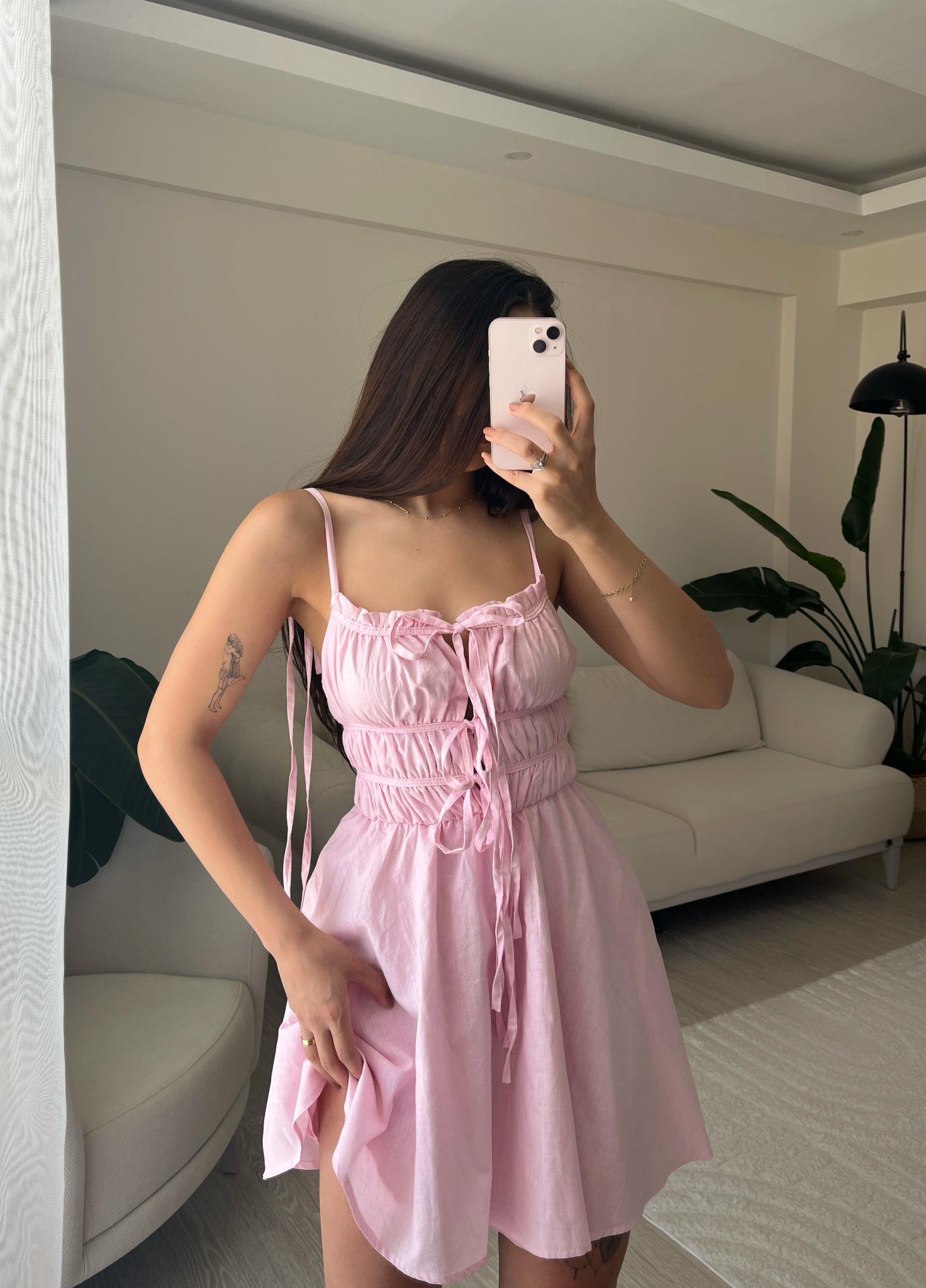 Delilah Bel Büzgülü ve Bağlamalı Keten Elbise Pembe