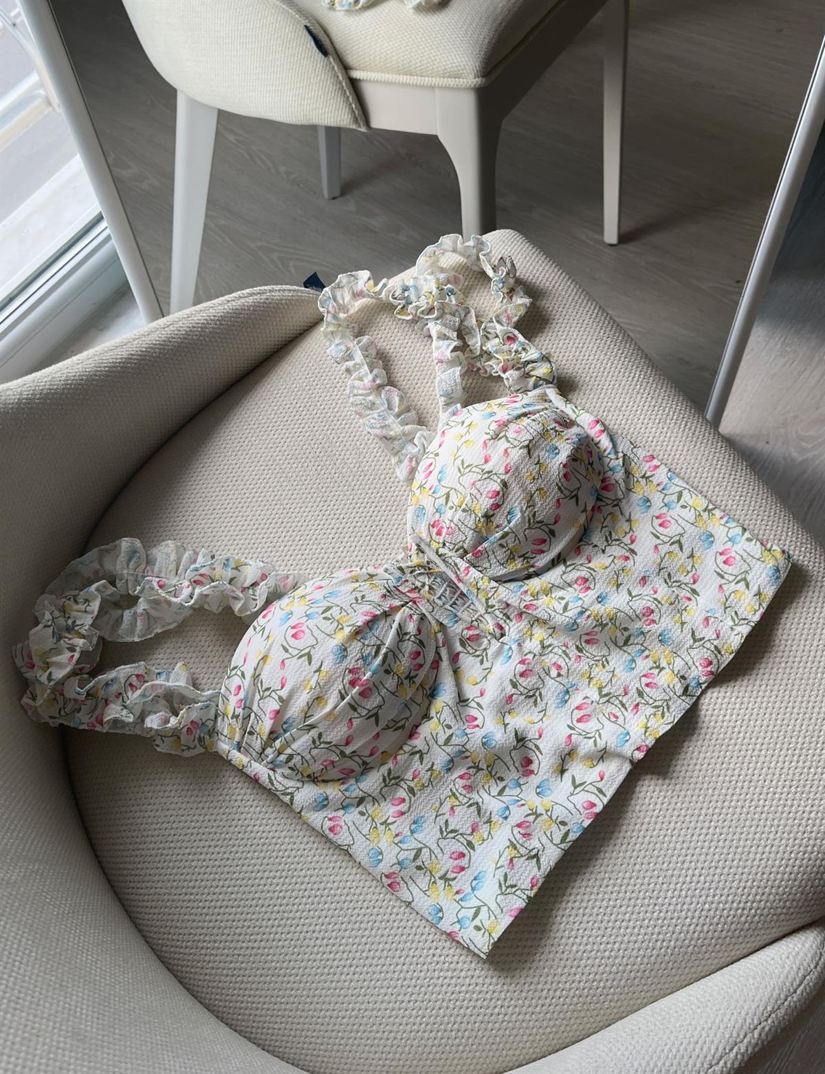 Helen Gloplu Çiçek Desen Beyaz Crop Top 