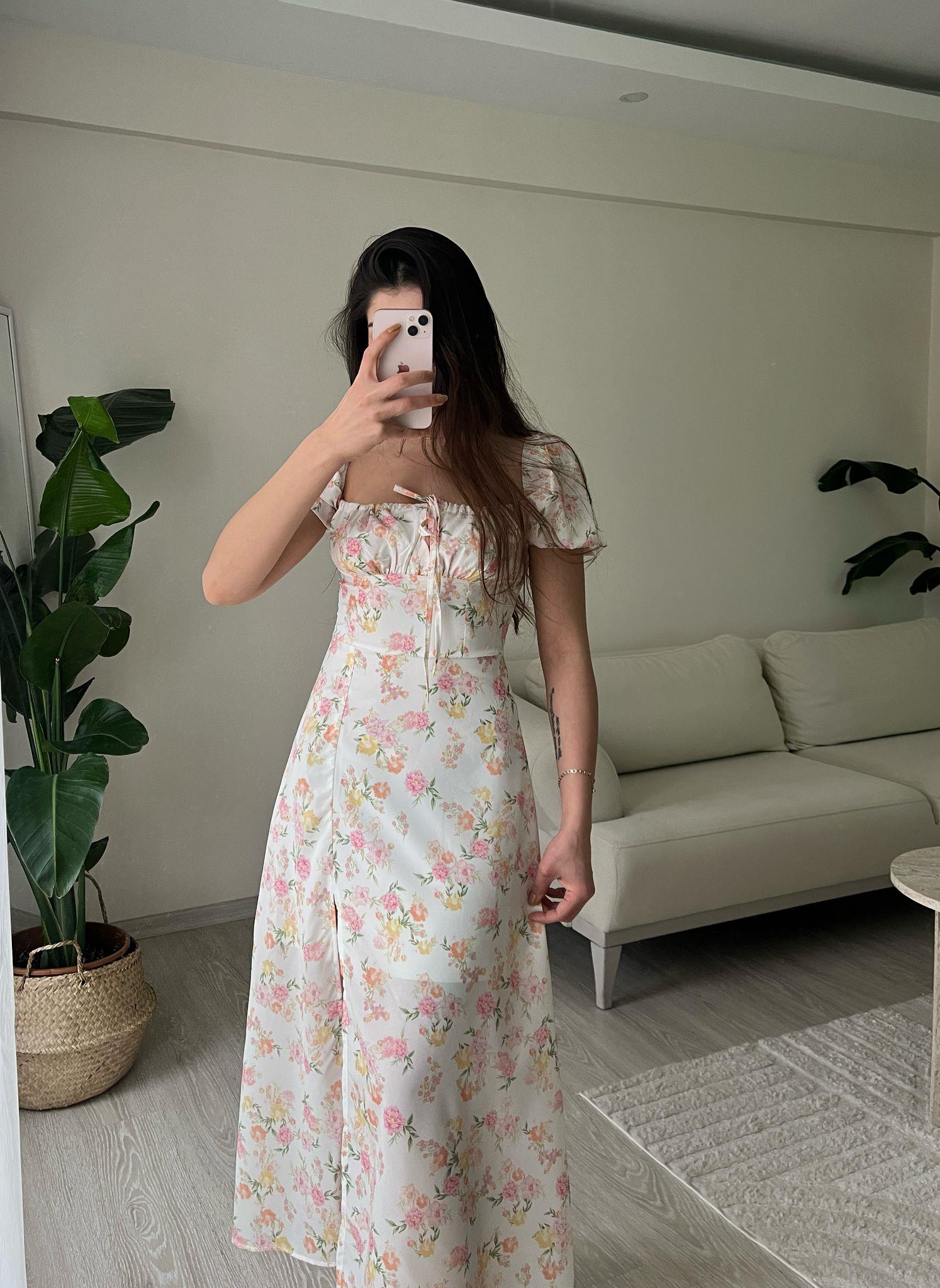 Lavinia Çiçek Desen Yırtmaçlı Midi Beyaz Elbise