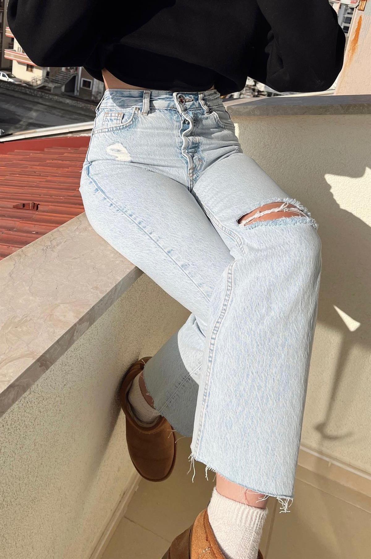ZR Ice Blue Mom Jean