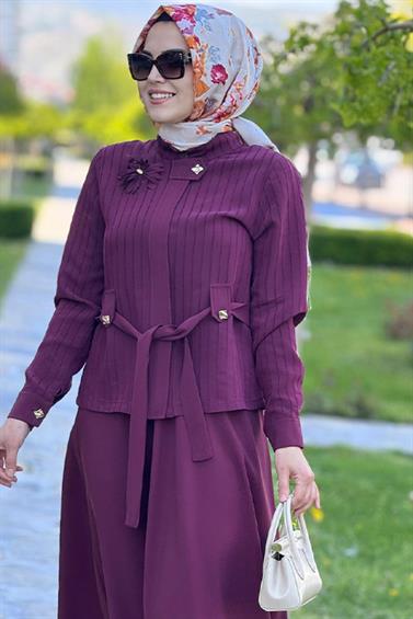 TAKIM KREM FASHİON 26509 ÇİÇEK BROŞLU KEMERLİ ETEKLİ TAKIM