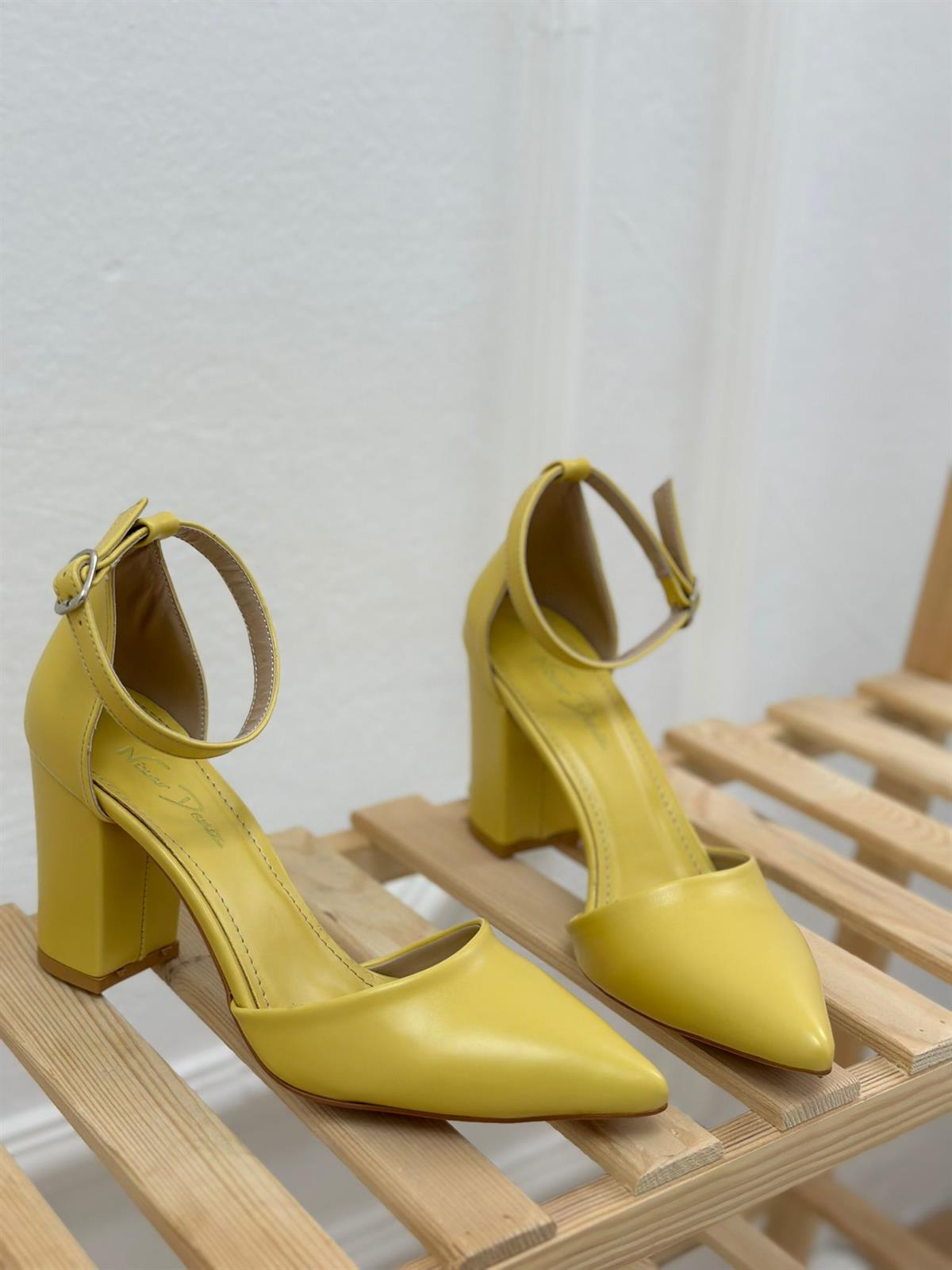 Sarı Deri (Kiki) Önü kapalı topuklu ayakkabı