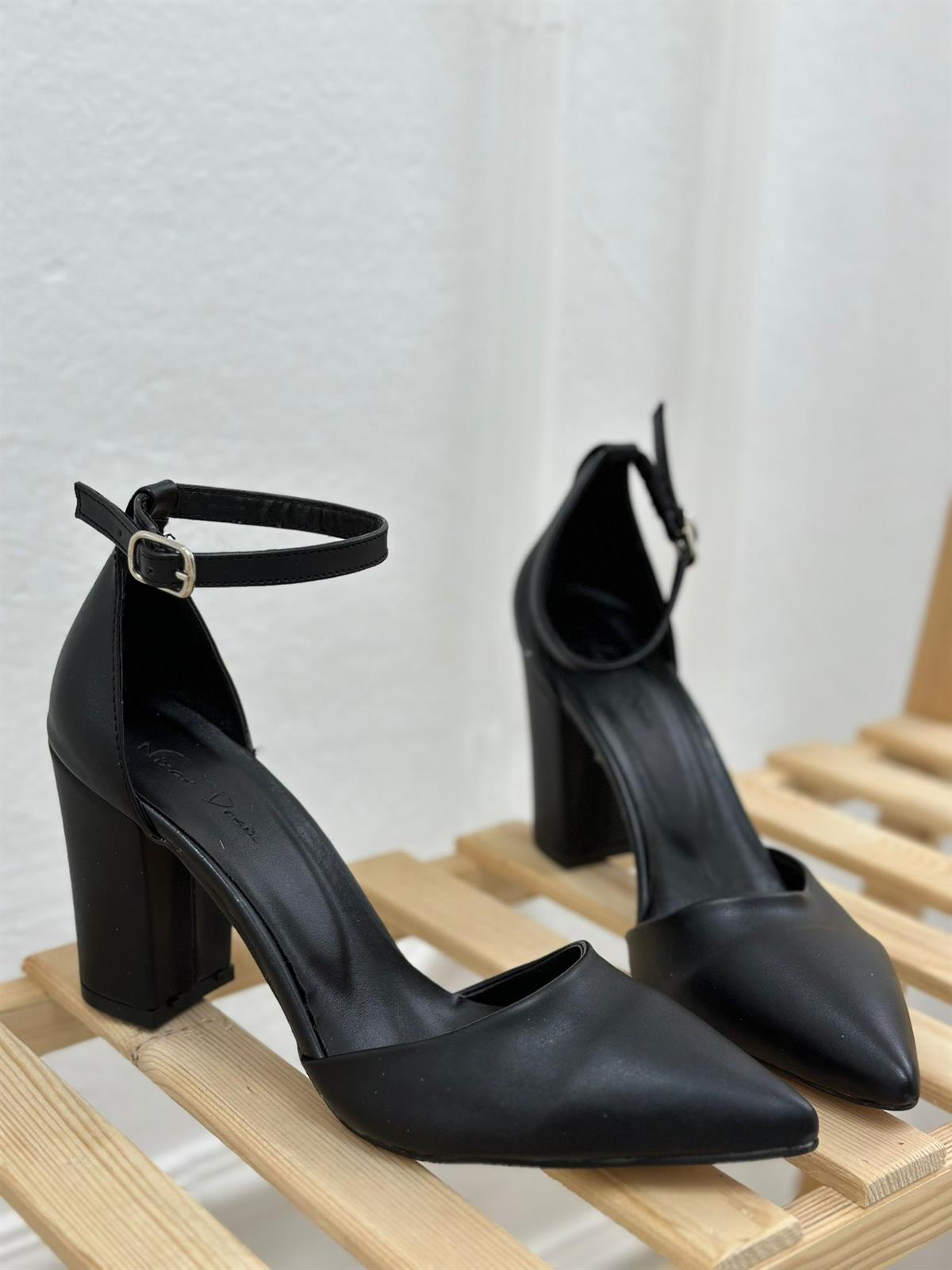 Siyah Deri (Kiki) Önü kapalı topuklu ayakkabı