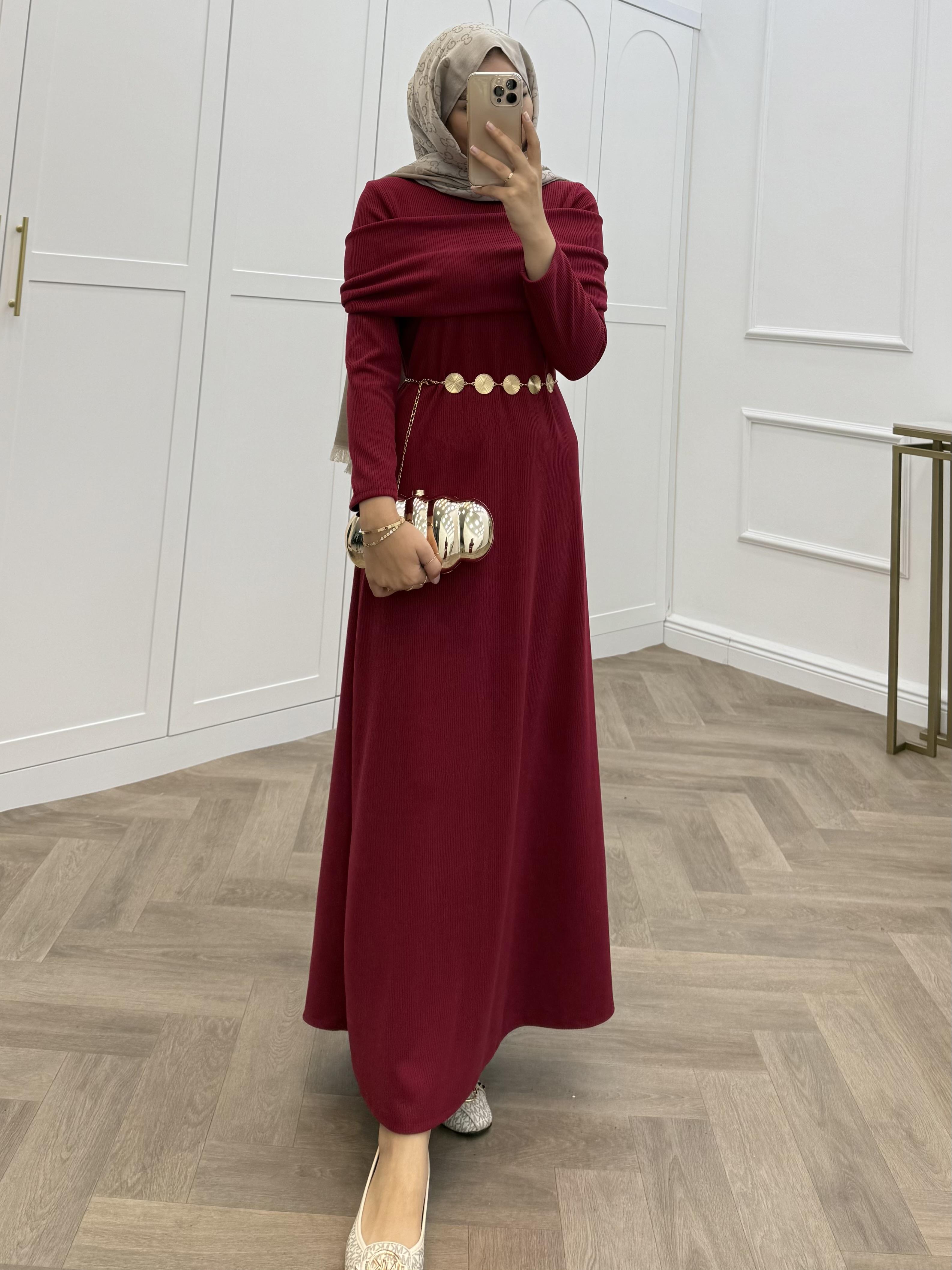 AKSESUAR DETAYLI FİTİLLİ ELBİSE BORDO