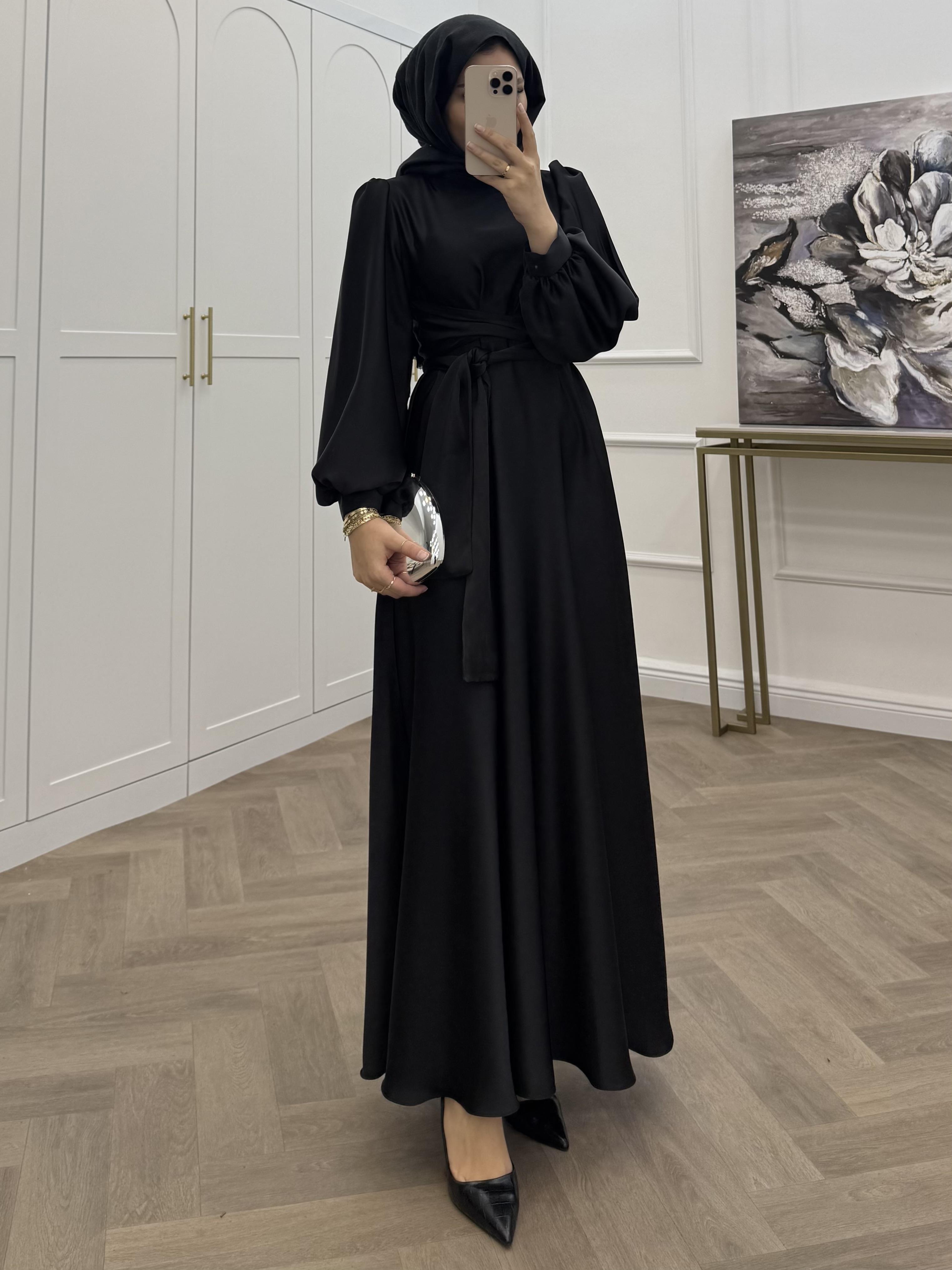 ÇAPRAZ BAĞLAMALI SATEN ELBİSE SİYAH