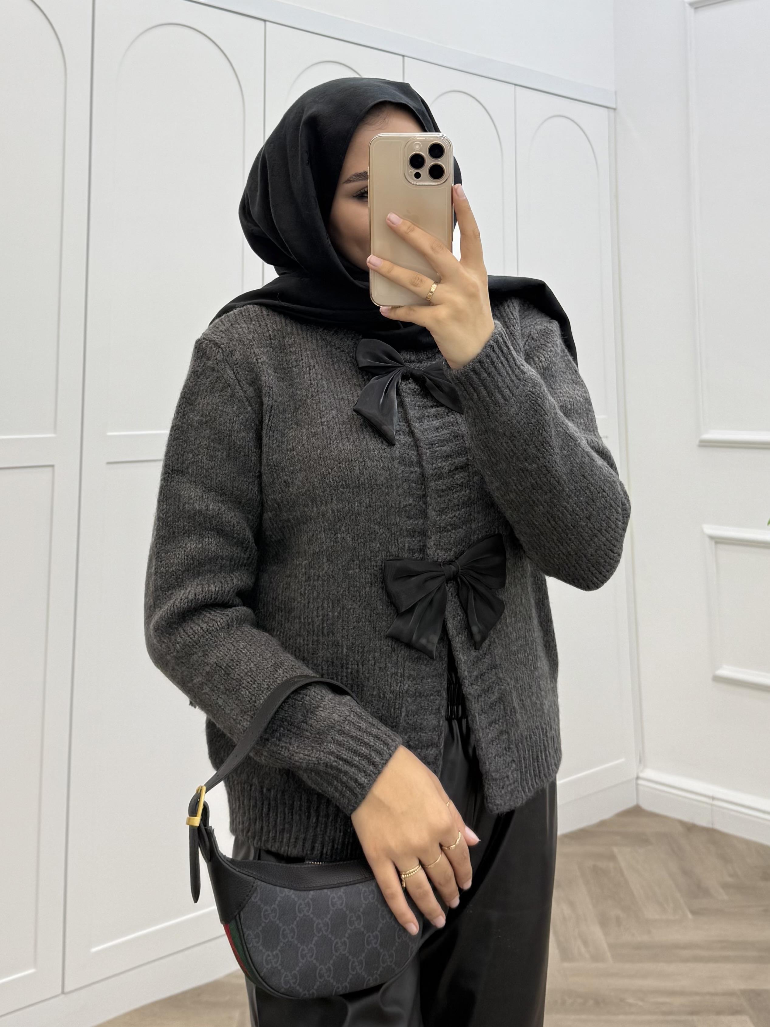 FİYONKLU TRİKO HIRKA FÜME