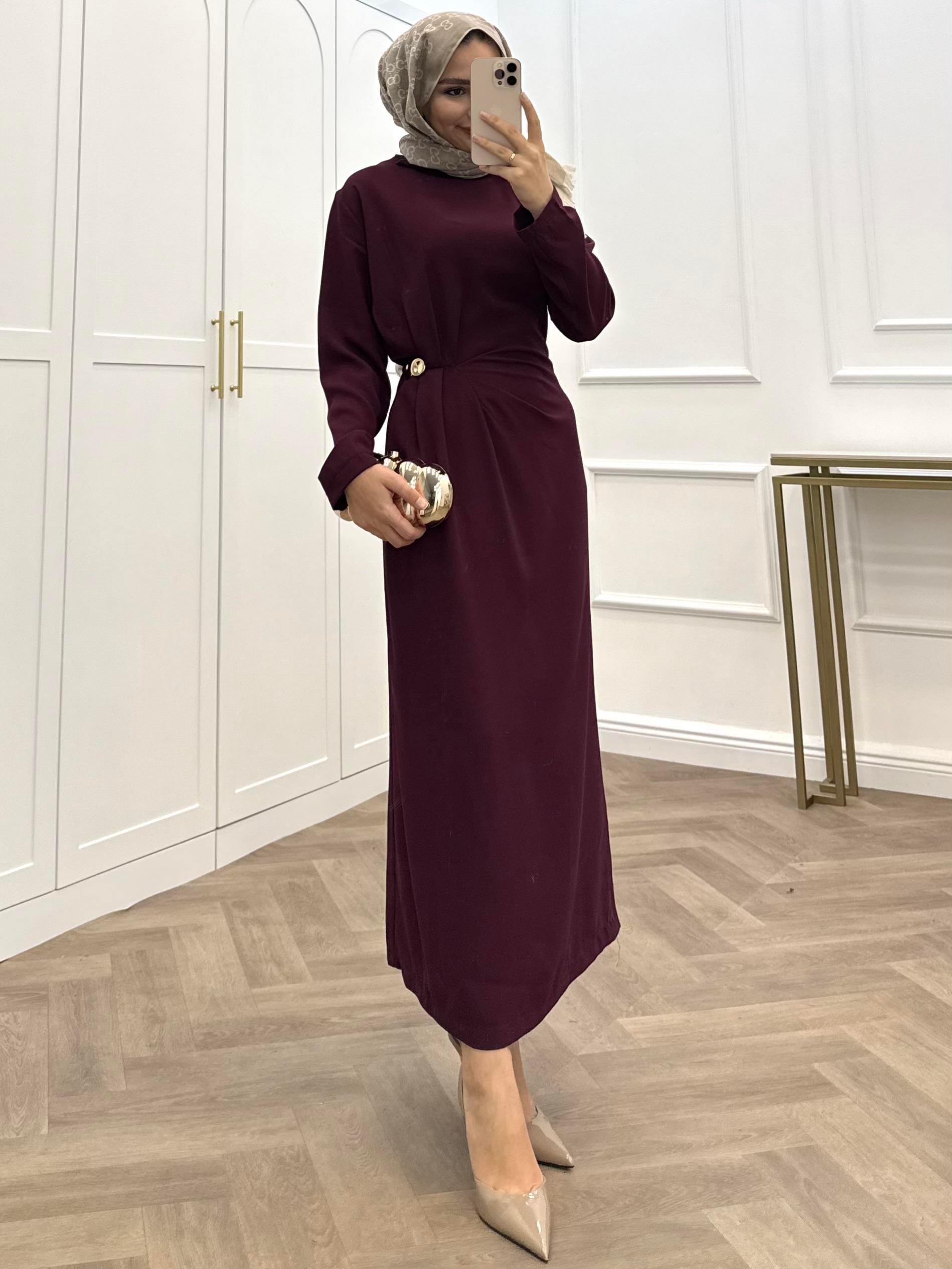 GOLD AKSESUAR DETAYLI KREP ELBİSE BORDO