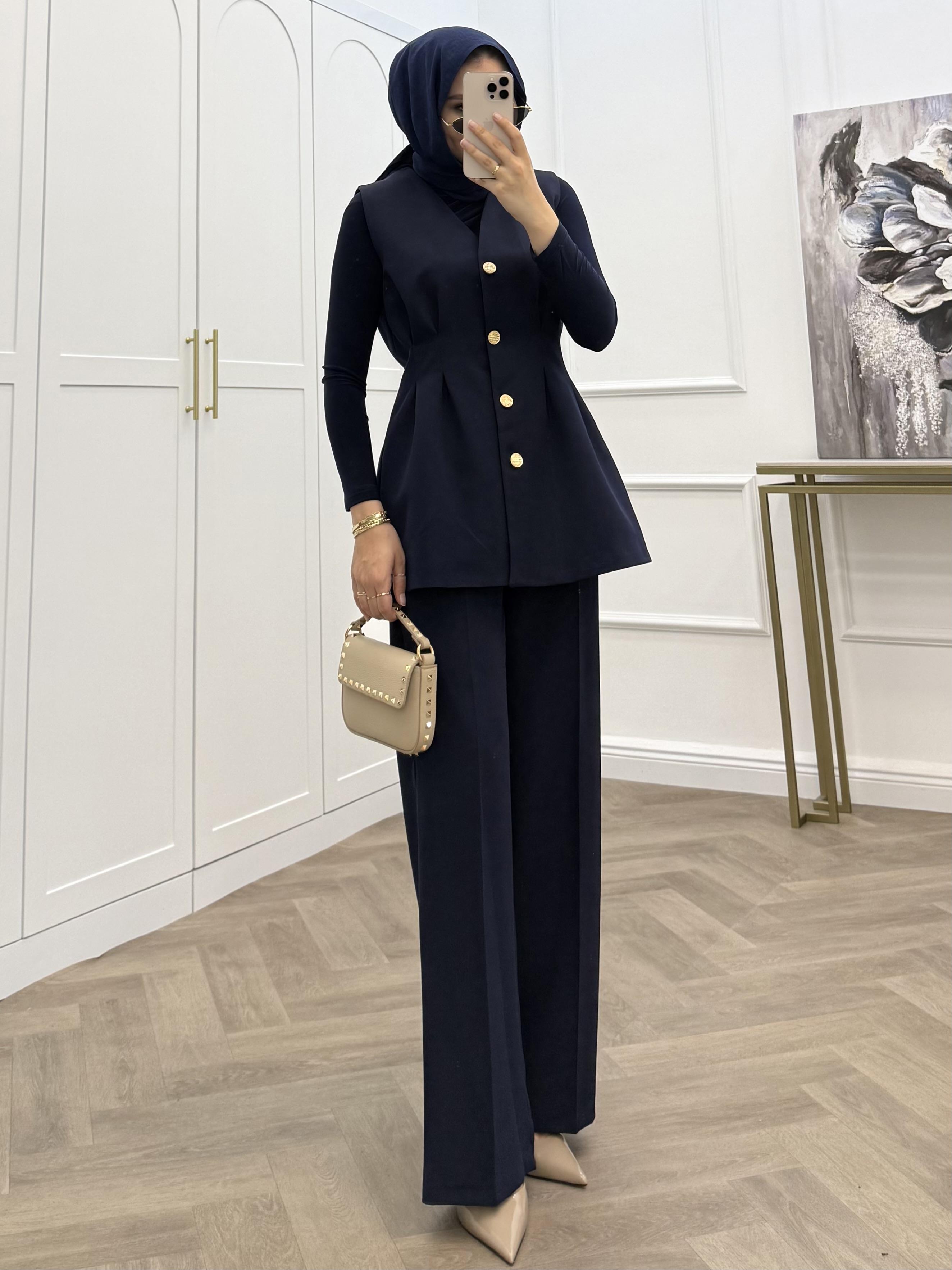 GOLD DÜĞMELİ BASİC YELEKLİ TAKIM LACİVERT