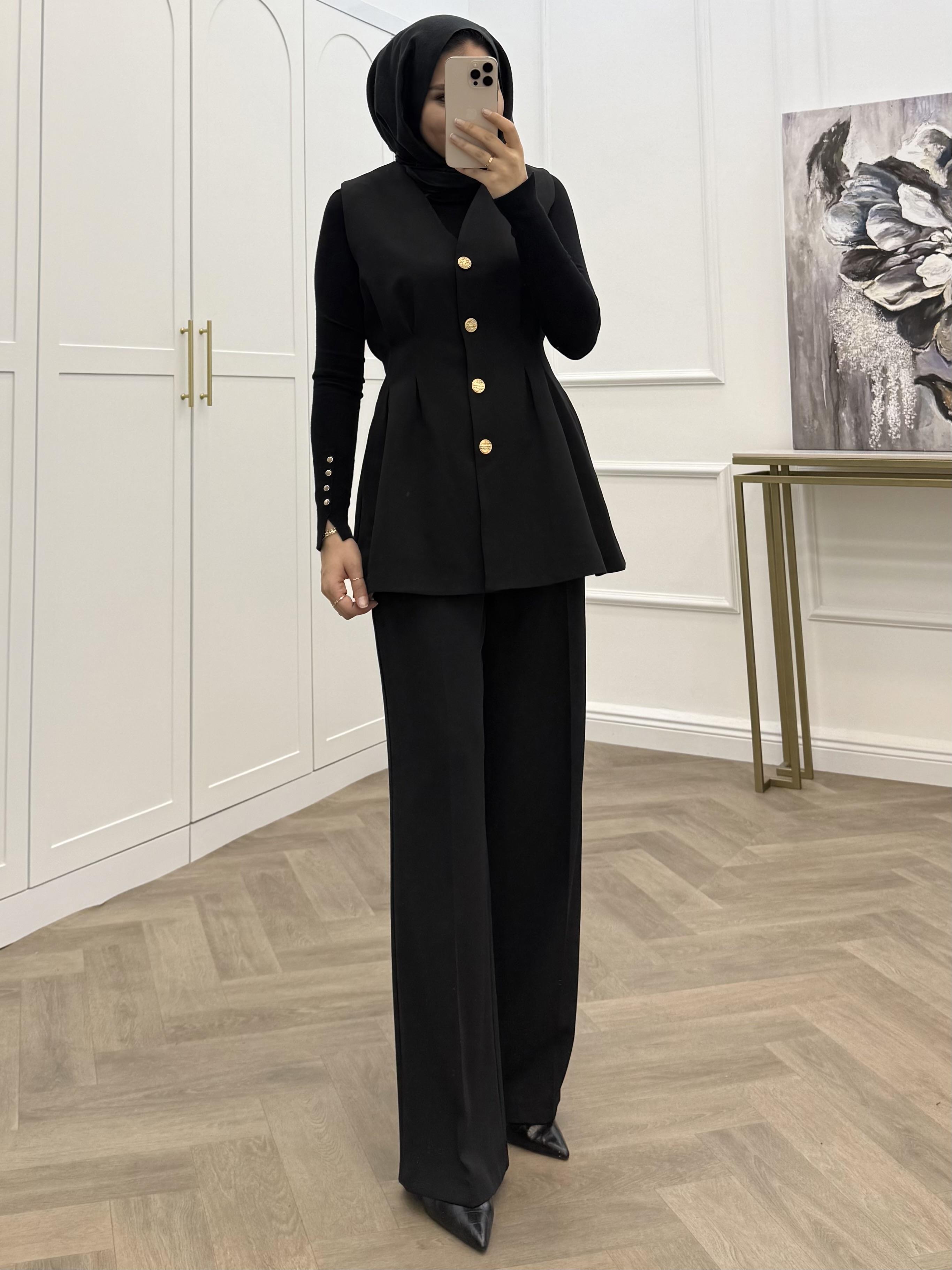 GOLD DÜĞMELİ BASİC YELEKLİ TAKIM SİYAH