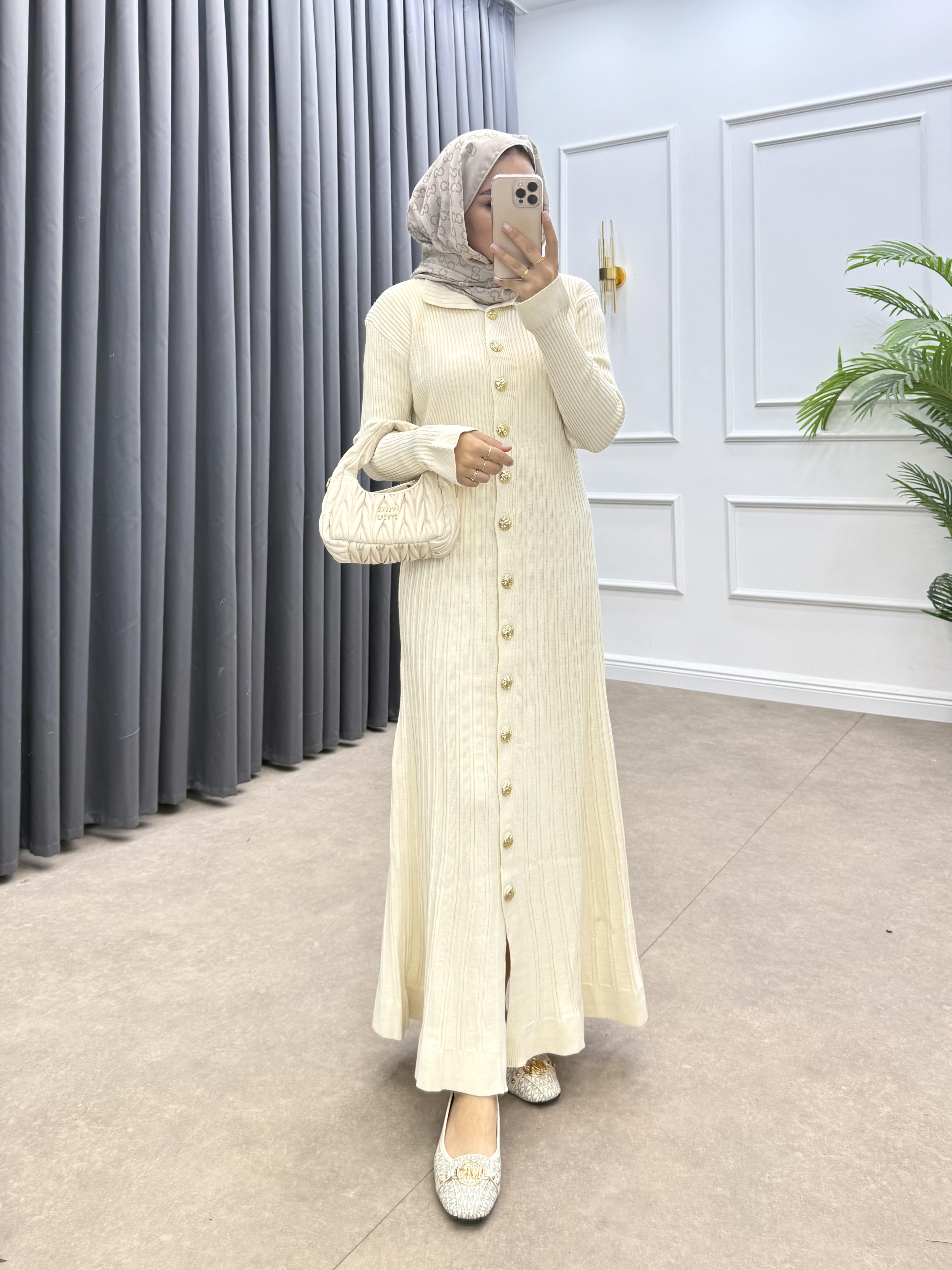 GOLD DÜĞMELİ TRİKO ELBİSE TAŞ