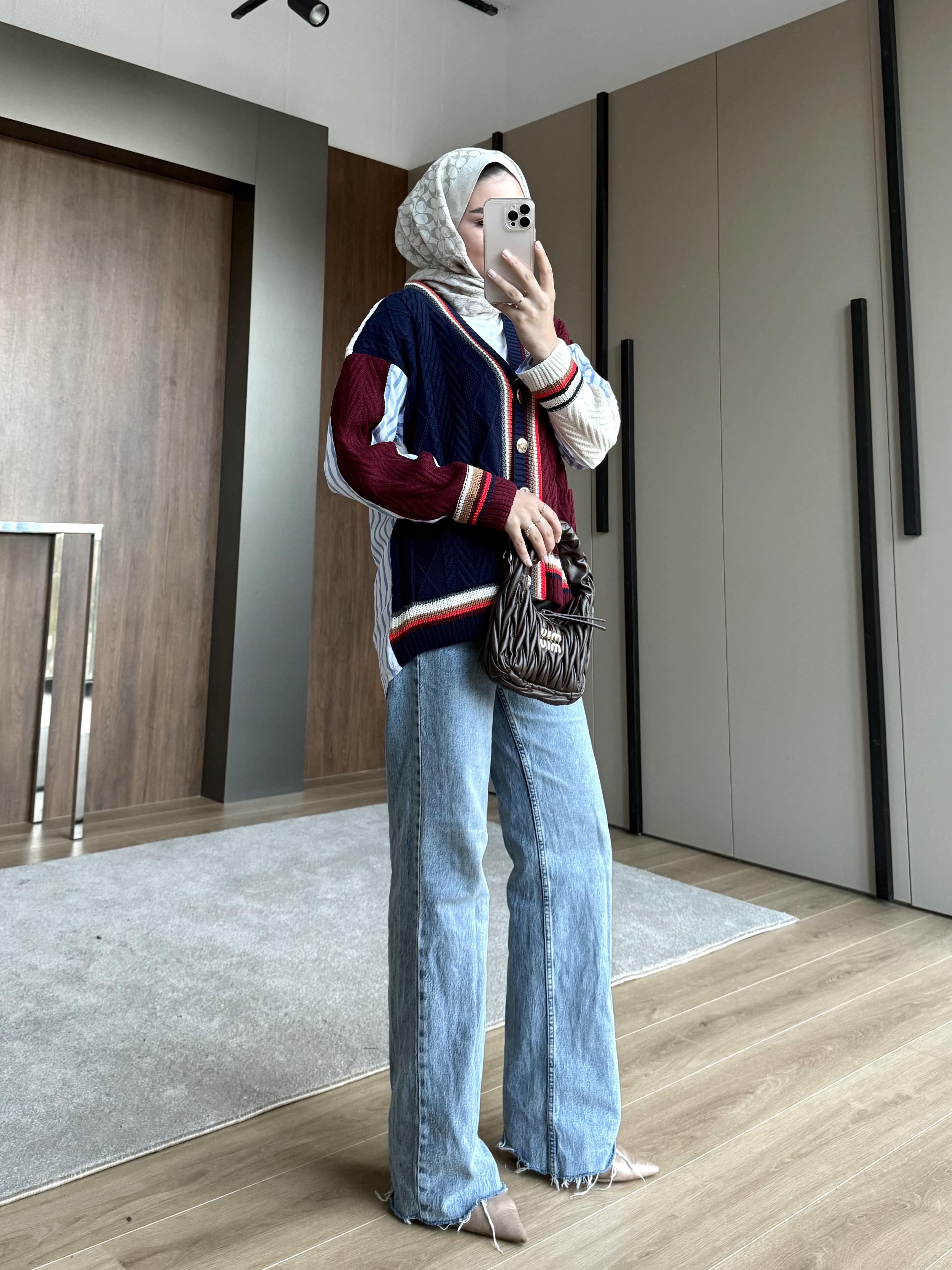 GÖMLEKLİ TRİKO HIRKA BORDO LACİVERT 