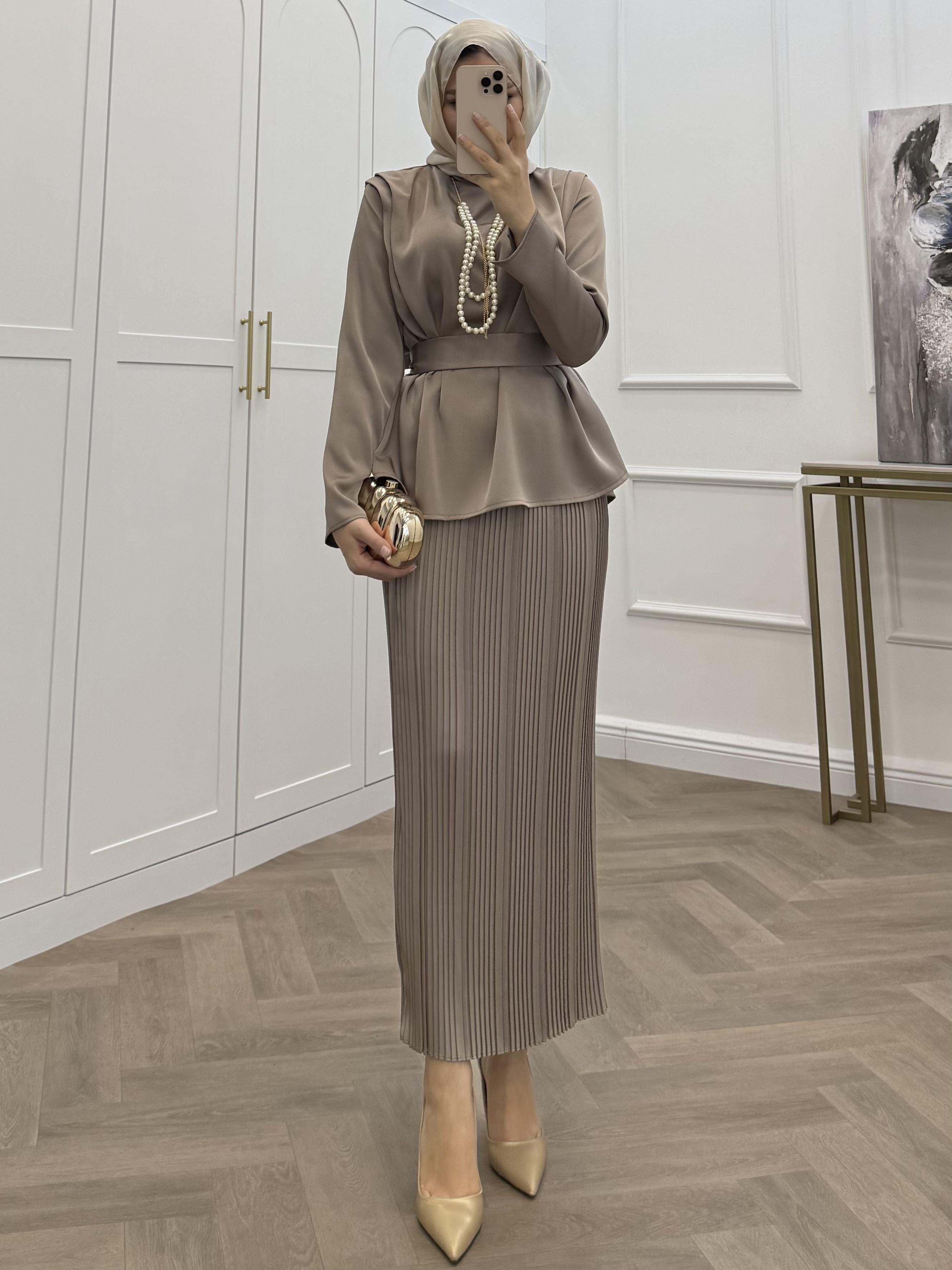 İNCİ KOLYELİ PİLİSELİ TAKIM VİZON