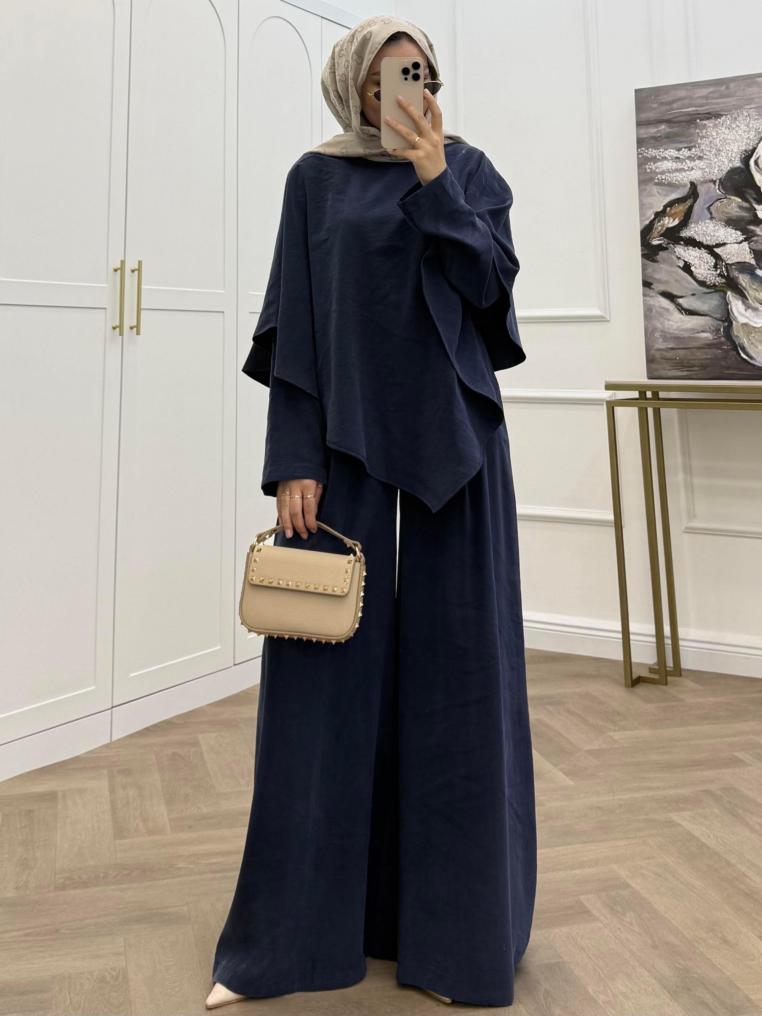 LARA PELERİNLİ PANTOLONLU TAKIM LACİVERT 