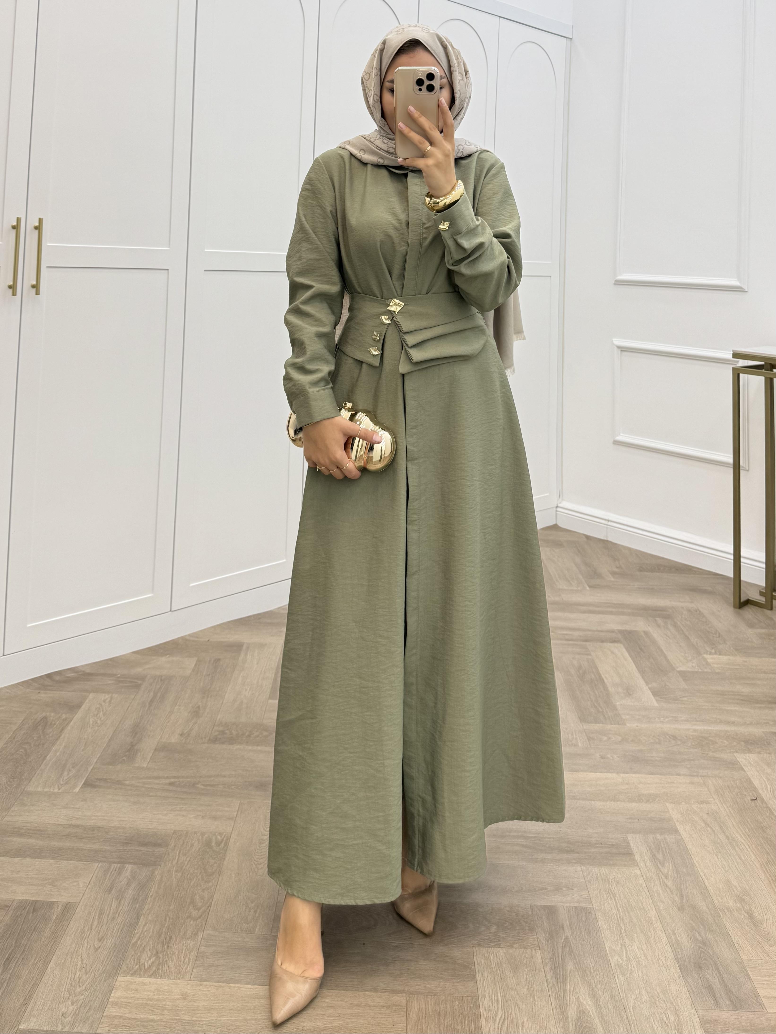 LASTİK KEMERLİ ÖNÜ DÜĞMELİ ELBİSE MİNT