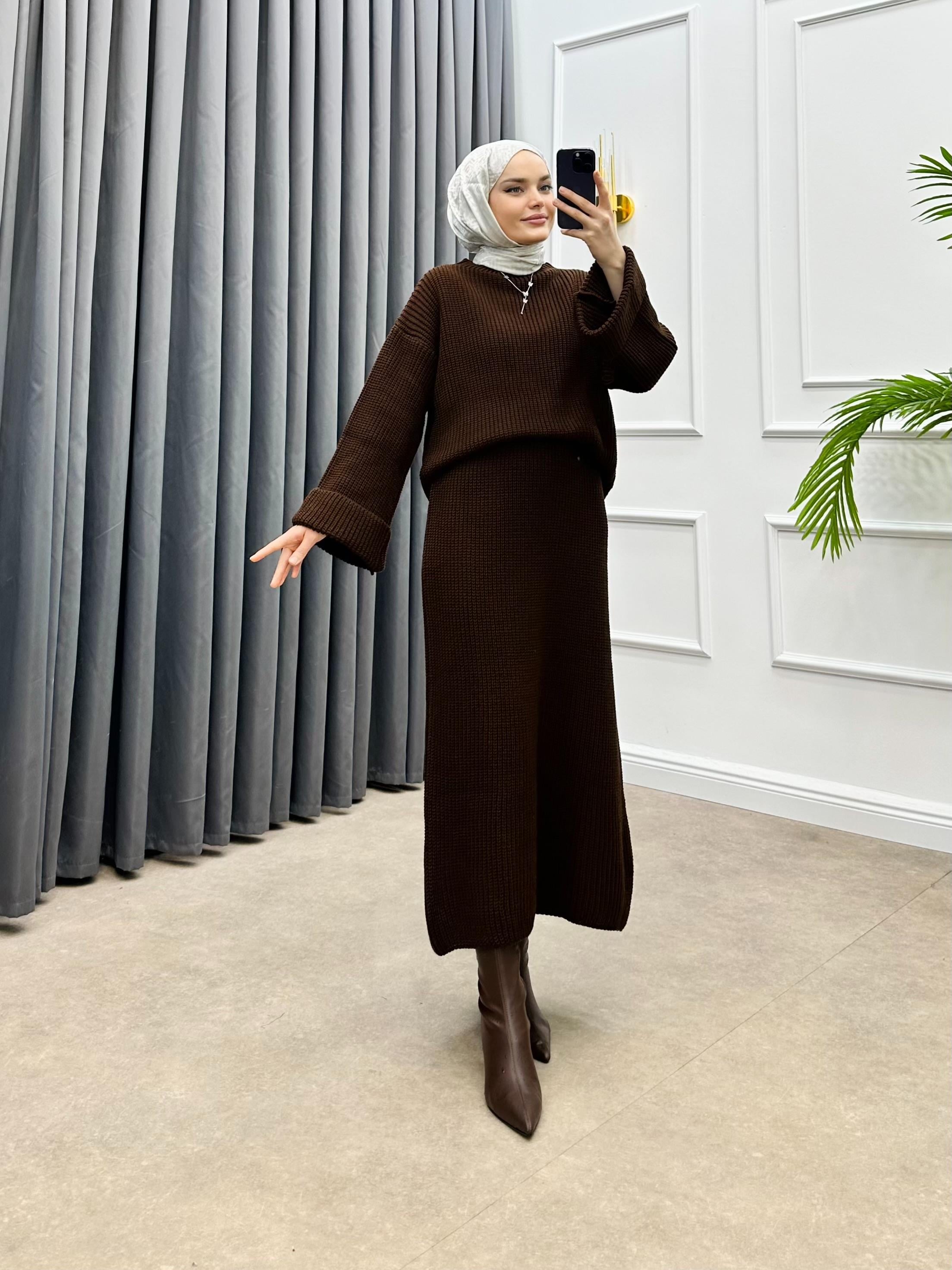 ÖRGÜLÜ TRİKO ETEKLİ TAKIM KAHVE
