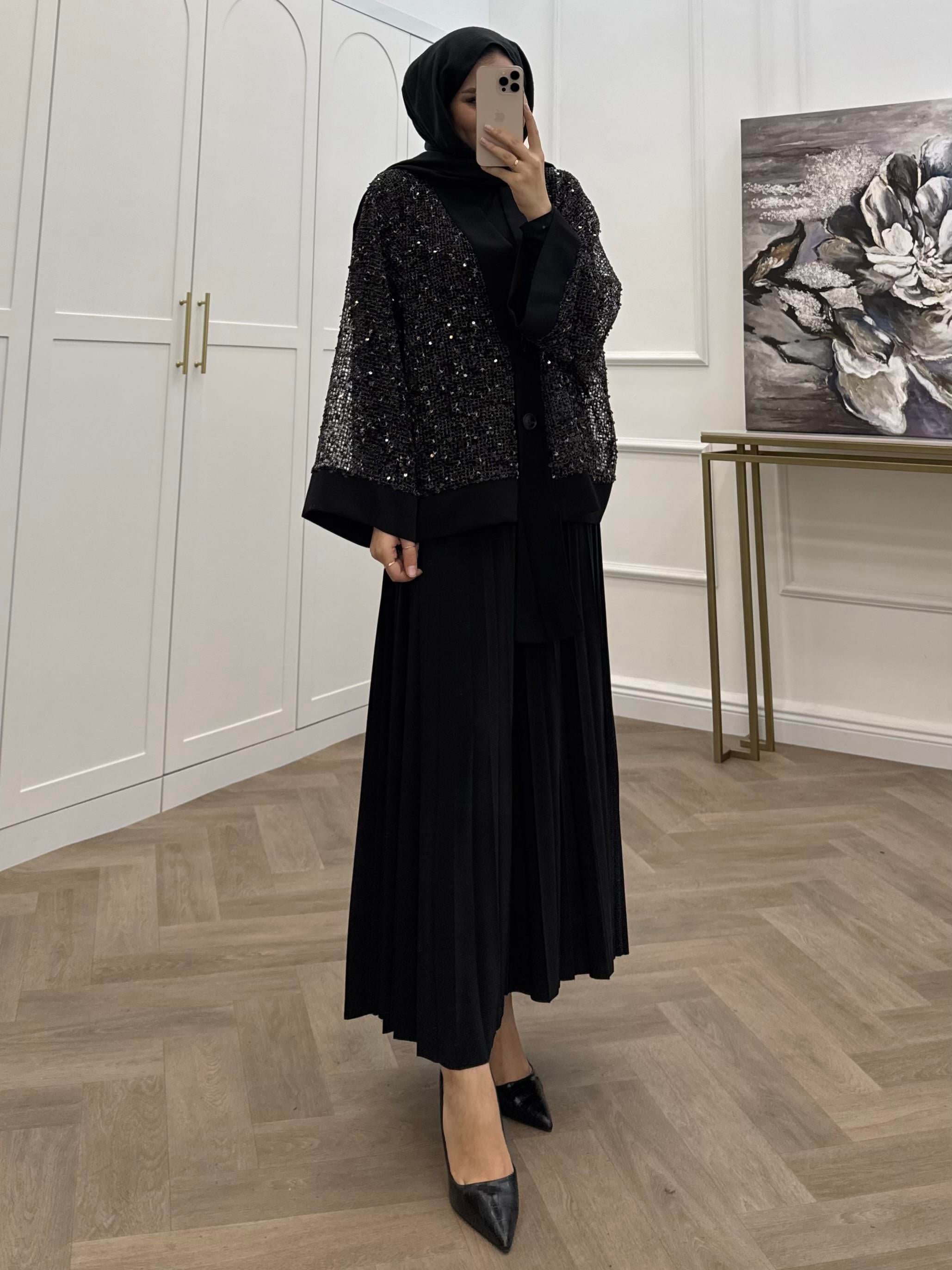 PAYETLİ ÜÇLÜ ETEKLİ TAKIM SİYAH