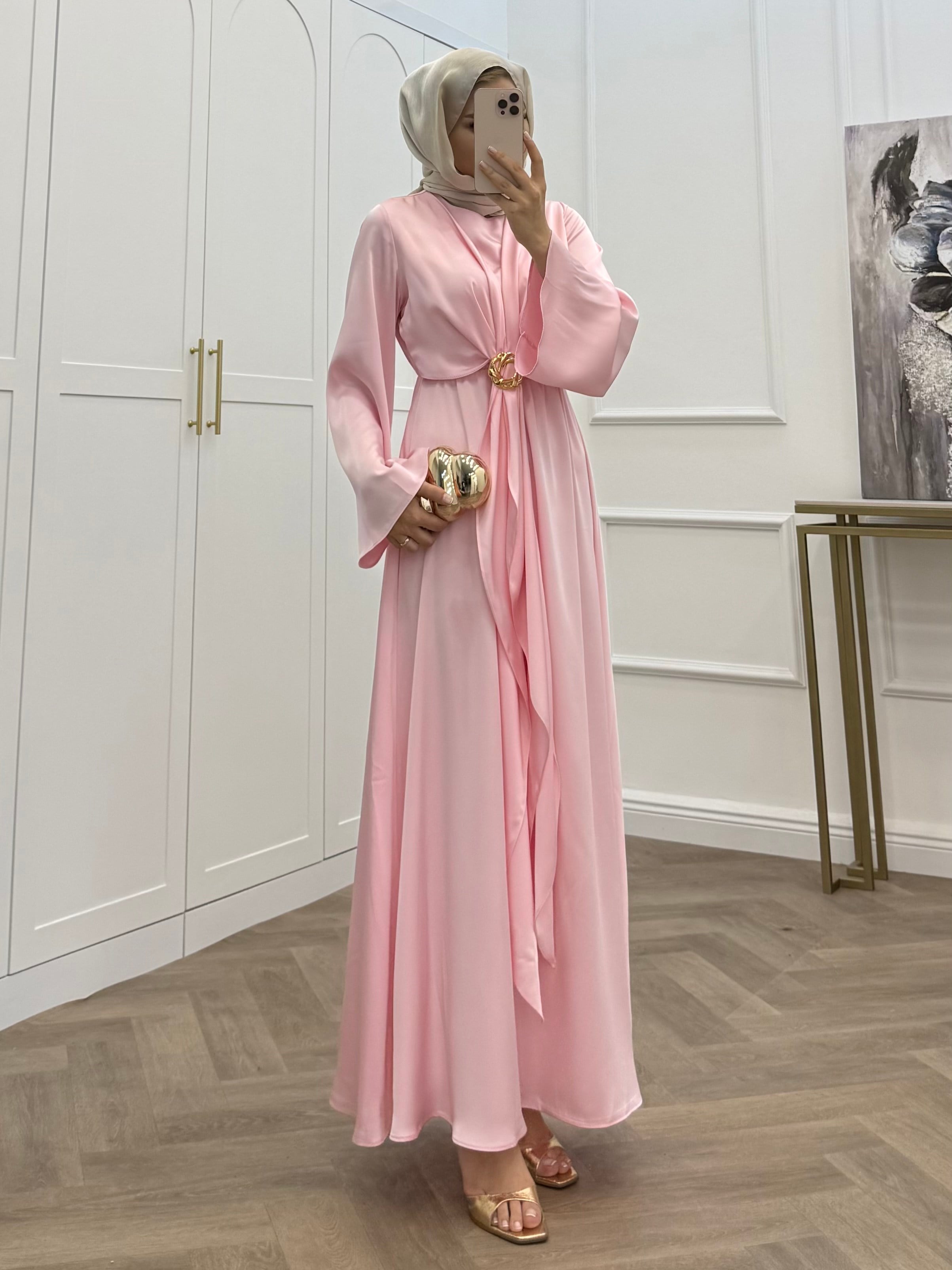 RABİ GOLD TOKALI SATEN ELBİSE PEMBE
