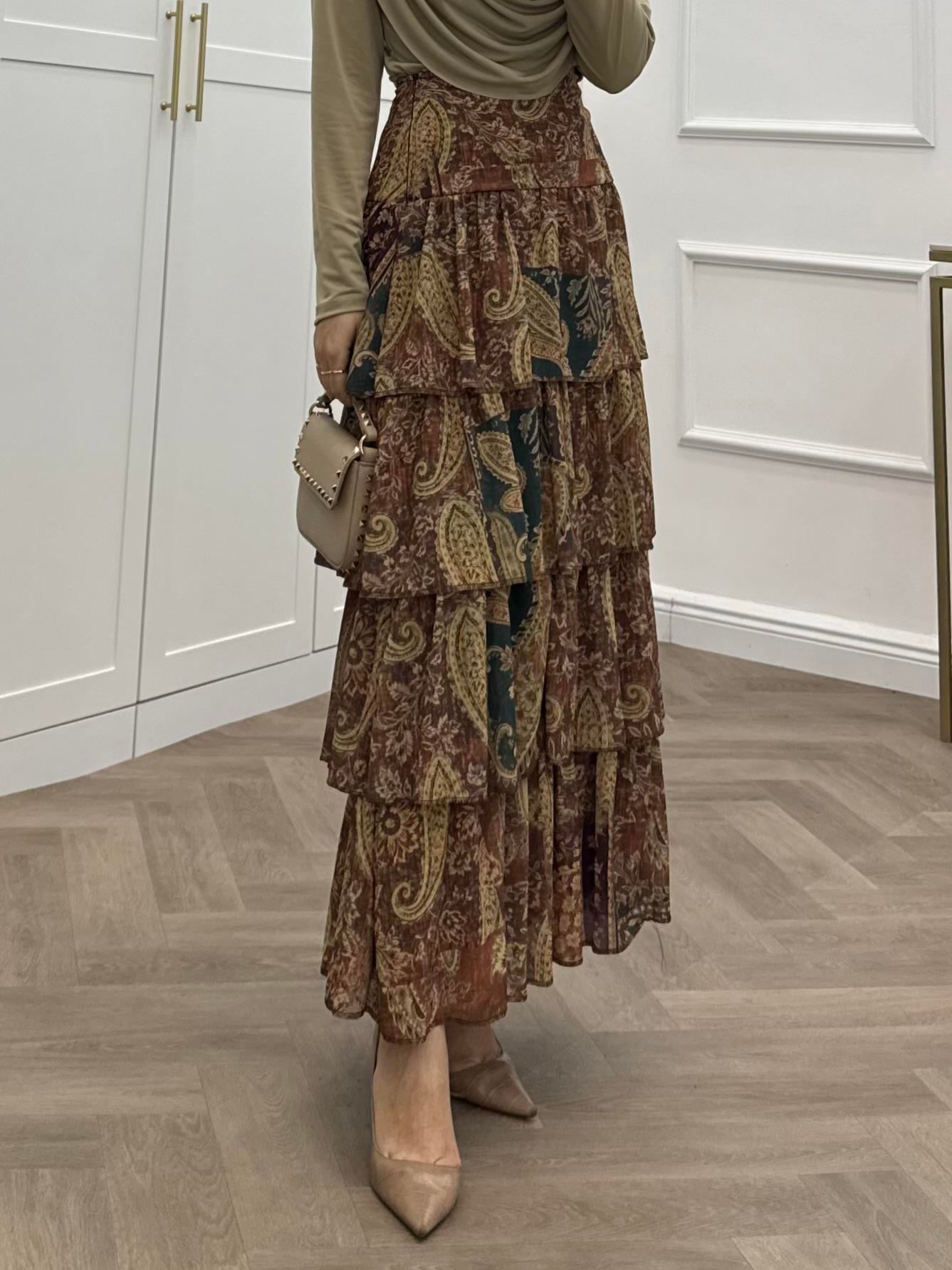 ŞAL DESEN KATLI ŞİFON ETEK KAHVE