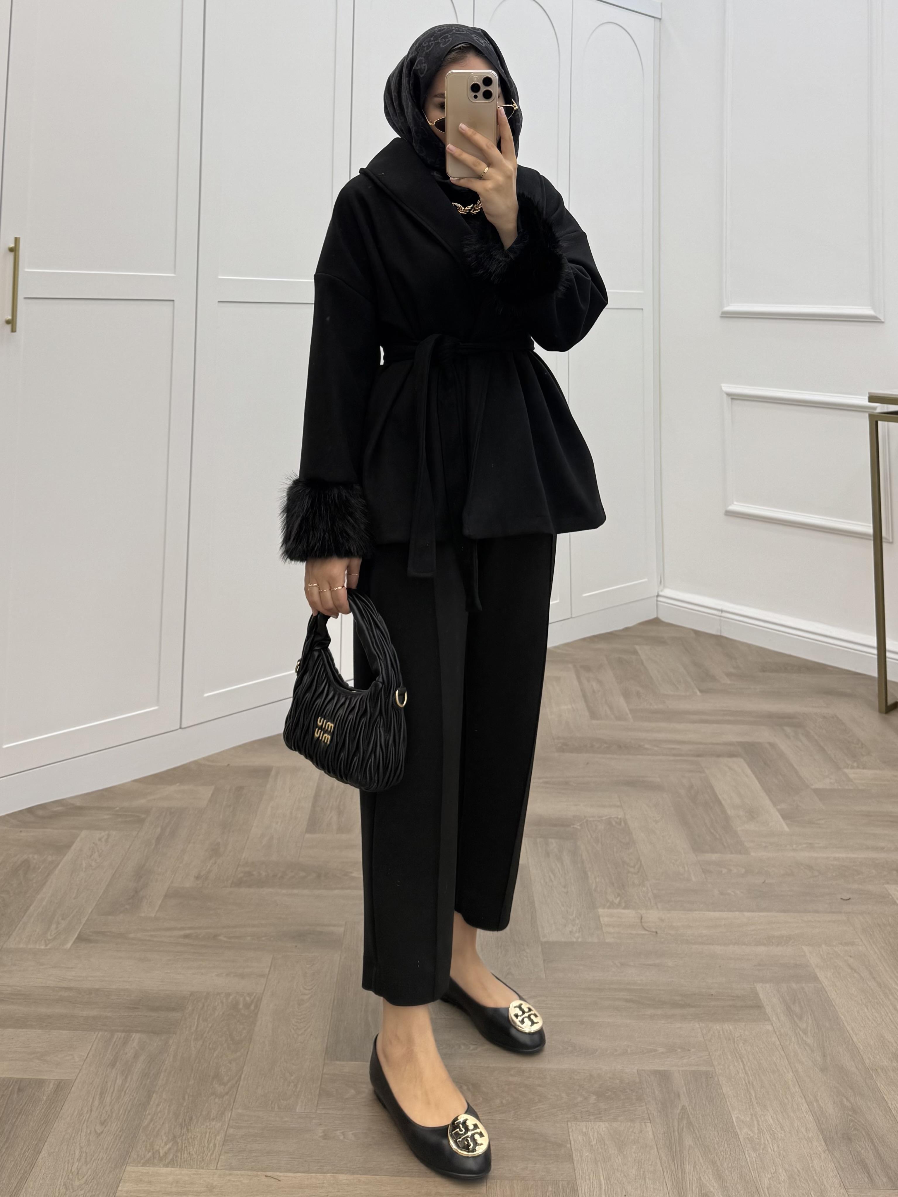 ŞAL YAKA KOL UCU KÜRK DETAYLI KAŞE CEKET SİYAH